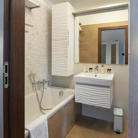Walonska Comfort With Balcony Properunit Вроцлав